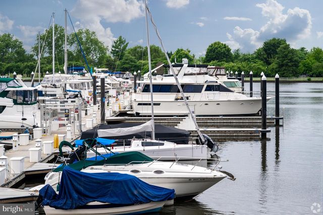 814 CAPITOL SQUARE PL SW, Washington, DC 20024