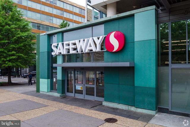 814 CAPITOL SQUARE PL SW, Washington, DC 20024