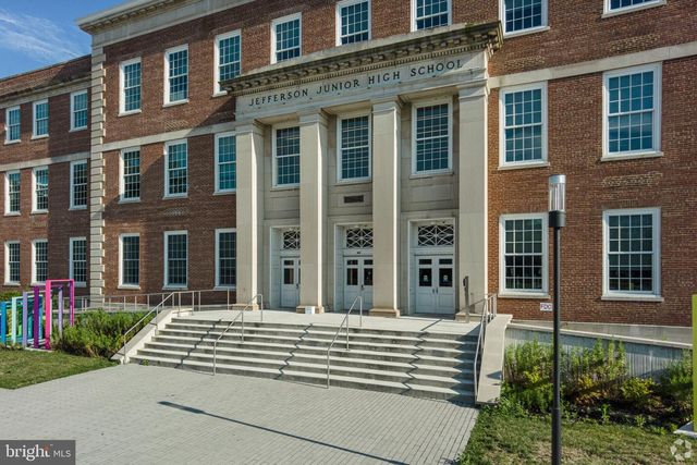 814 CAPITOL SQUARE PL SW, Washington, DC 20024