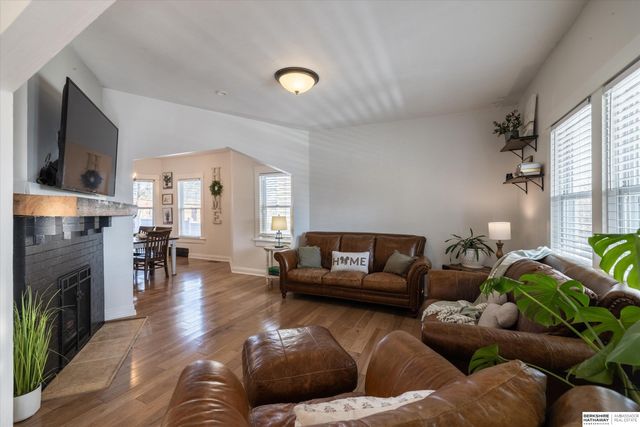 4624 Farnam Street, Omaha, NE 68132