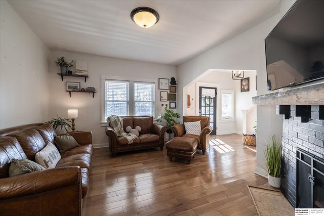 4624 Farnam Street, Omaha, NE 68132