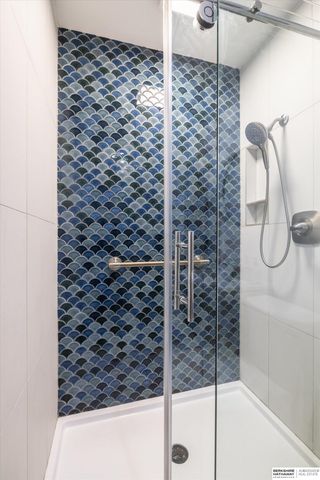 4624 Farnam Street, Omaha, NE 68132