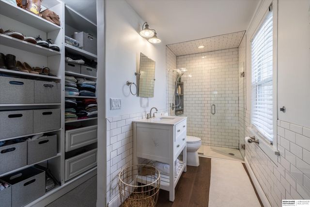 4624 Farnam Street, Omaha, NE 68132