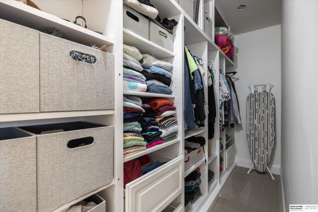 4624 Farnam Street, Omaha, NE 68132