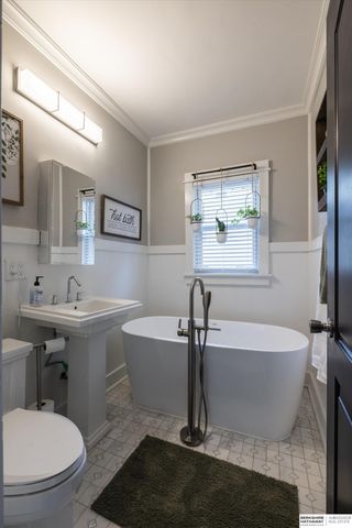 4624 Farnam Street, Omaha, NE 68132