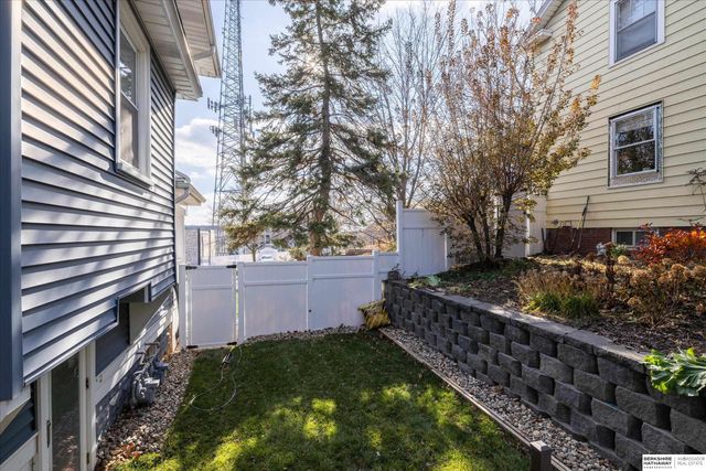 4624 Farnam Street, Omaha, NE 68132