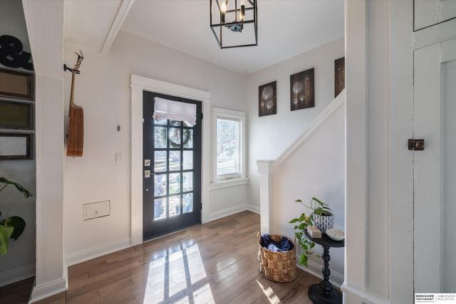 4624 Farnam Street, Omaha, NE 68132