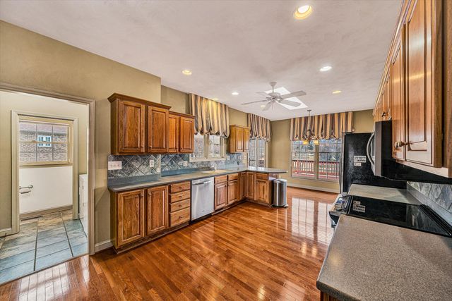 3723 Renfield RD, Roanoke, VA 24018