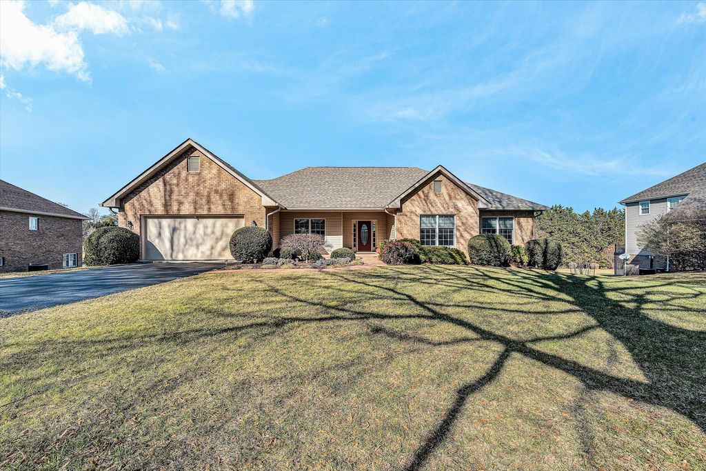 3723 Renfield RD, Roanoke, VA 24018