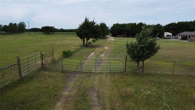 0000 S Hampton Road, Oak Leaf, TX 75154