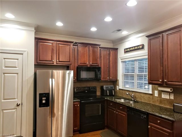 726 Sterling Brooke Court, Winston-salem, NC 27103