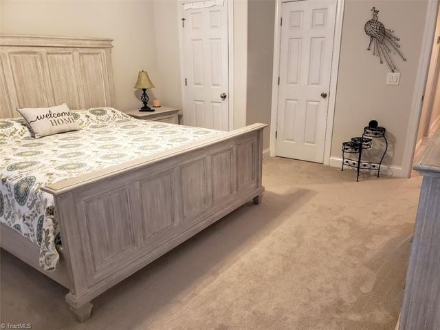 726 Sterling Brooke Court, Winston-salem, NC 27103