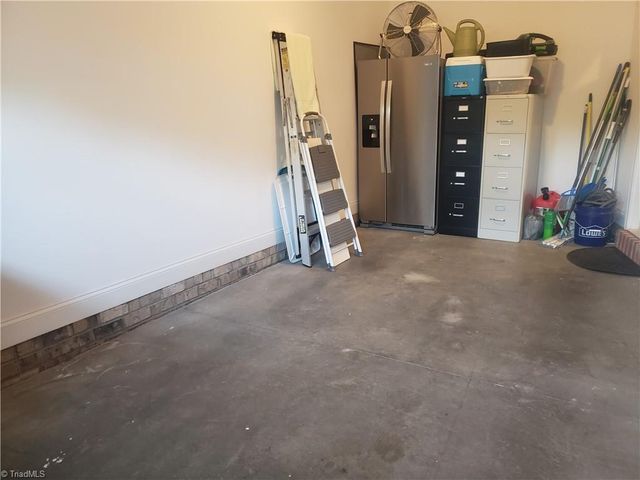 726 Sterling Brooke Court, Winston-salem, NC 27103
