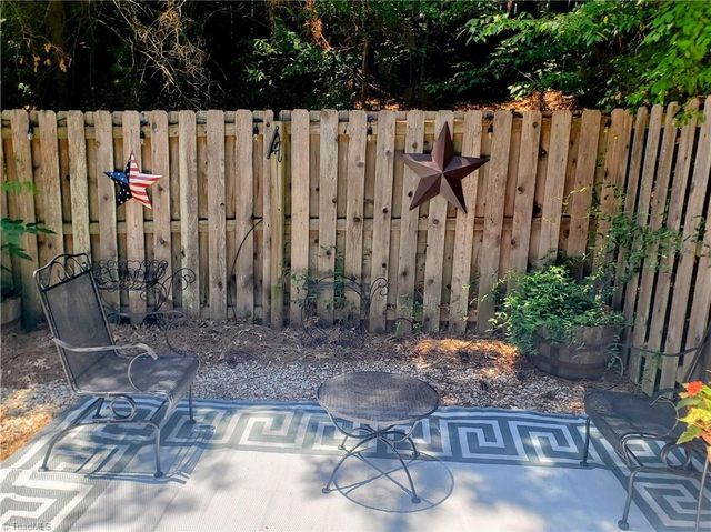 726 Sterling Brooke Court, Winston-salem, NC 27103