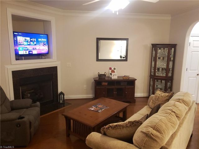 726 Sterling Brooke Court, Winston-salem, NC 27103