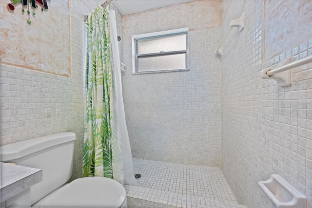 421 S Lakeside Drive 10, Lake Worth Beach, FL 33460