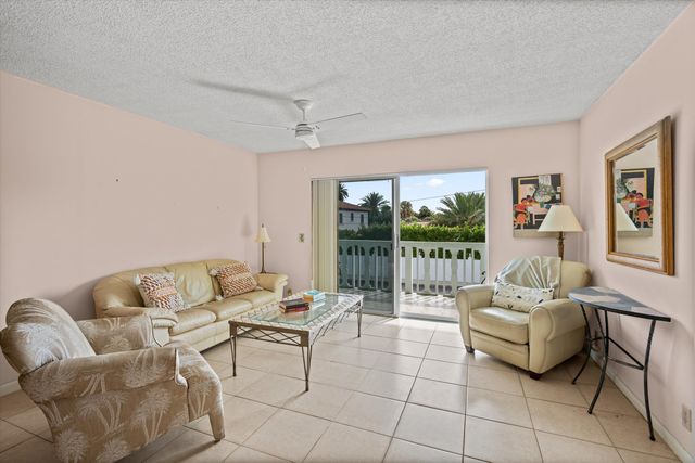 421 S Lakeside Drive 10, Lake Worth Beach, FL 33460