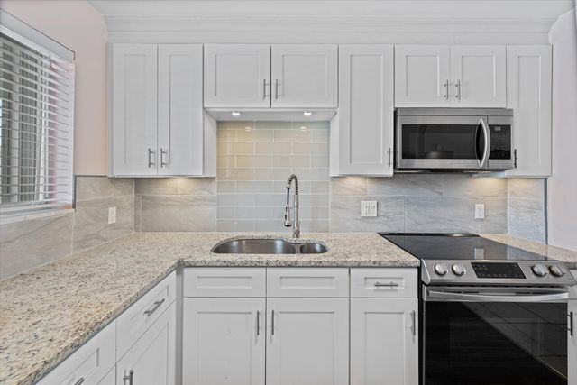 421 S Lakeside Drive 10, Lake Worth Beach, FL 33460