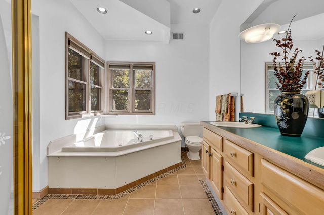 5830 Houchard Road, Dublin, OH 43016