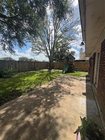 5304 Spring Branch Drive, Pearland, TX 77584