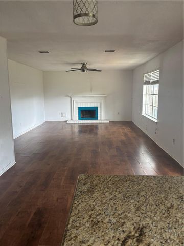 5304 Spring Branch Drive, Pearland, TX 77584