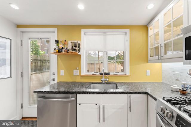 1304 S HOWARD ST, Philadelphia, PA 19147