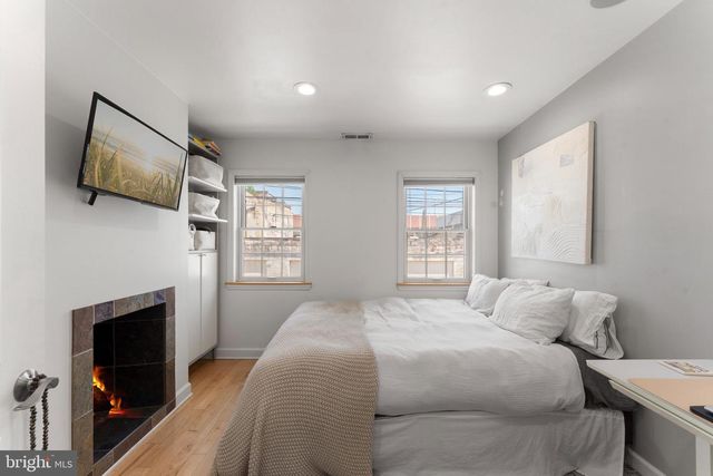 1304 S HOWARD ST, Philadelphia, PA 19147