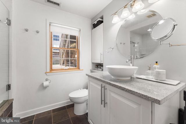 1304 S HOWARD ST, Philadelphia, PA 19147