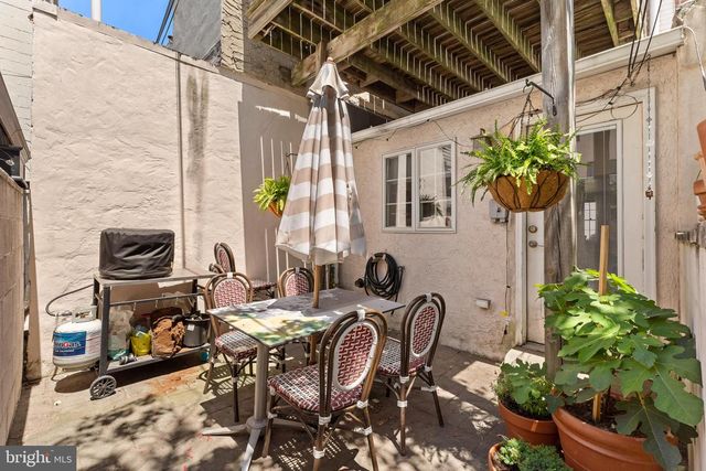 1304 S HOWARD ST, Philadelphia, PA 19147
