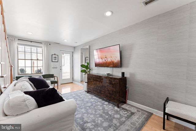 1304 S HOWARD ST, Philadelphia, PA 19147