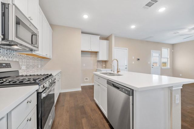 403 STINCHCOMB RD, Hutto, TX 78634