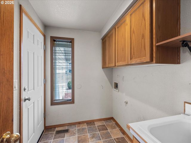 1961 CUCKOO Ct Nw, Salem, OR 97304