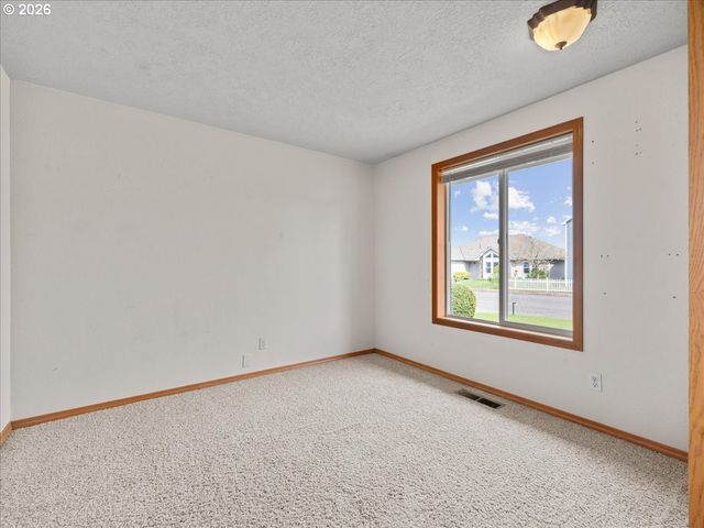 1961 CUCKOO Ct Nw, Salem, OR 97304