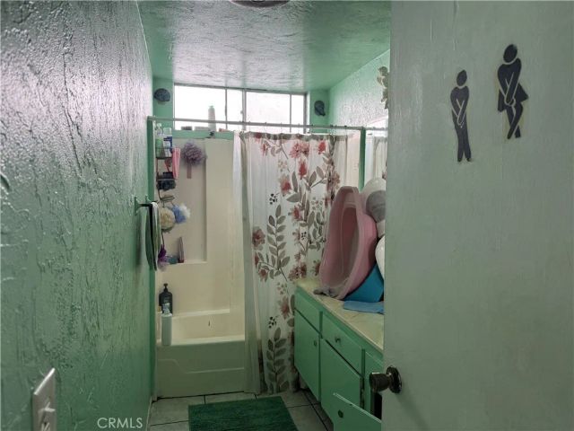 14428 Rex Street, Sylmar, CA 91342