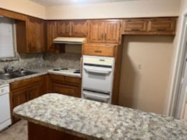 121 Wildwood Drive, Duncanville, TX 75137