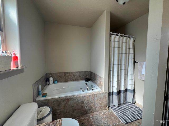 817 Owl Court, Jerome, ID 83338