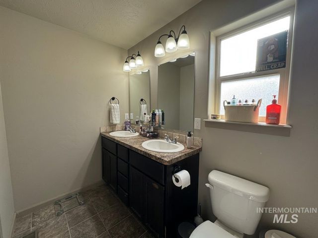 817 Owl Court, Jerome, ID 83338