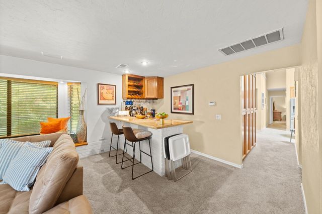 5435 Bridge Creek Ln, Carmichael, CA 95608