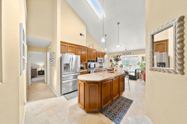 5435 Bridge Creek Ln, Carmichael, CA 95608