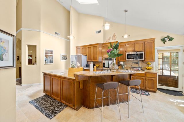 5435 Bridge Creek Ln, Carmichael, CA 95608