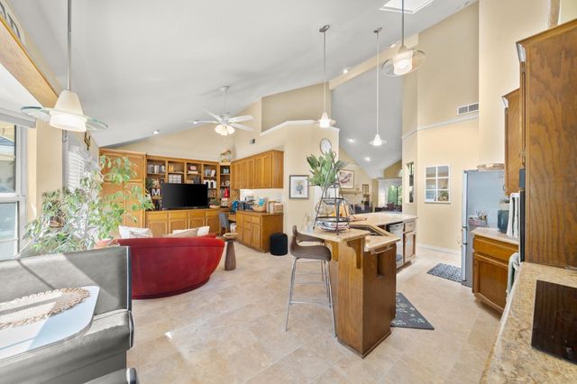 5435 Bridge Creek Ln, Carmichael, CA 95608