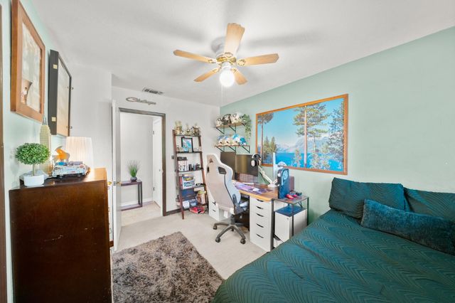 5435 Bridge Creek Ln, Carmichael, CA 95608