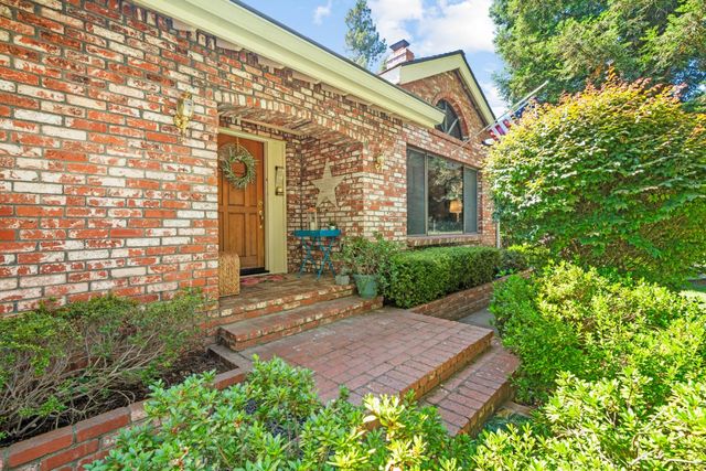 5435 Bridge Creek Ln, Carmichael, CA 95608