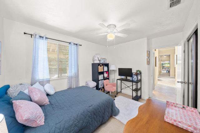 5435 Bridge Creek Ln, Carmichael, CA 95608