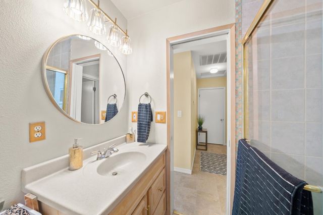 5435 Bridge Creek Ln, Carmichael, CA 95608