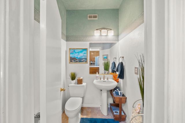 5435 Bridge Creek Ln, Carmichael, CA 95608