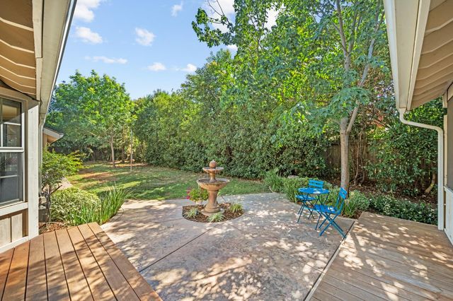 5435 Bridge Creek Ln, Carmichael, CA 95608
