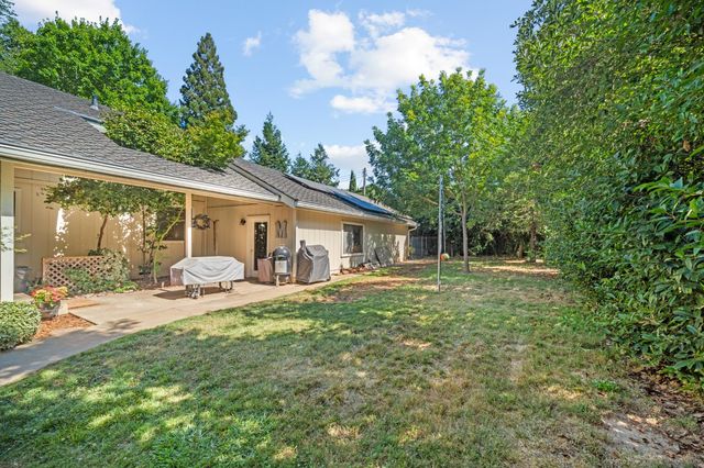 5435 Bridge Creek Ln, Carmichael, CA 95608