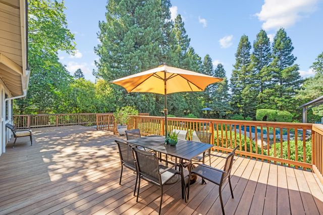5435 Bridge Creek Ln, Carmichael, CA 95608