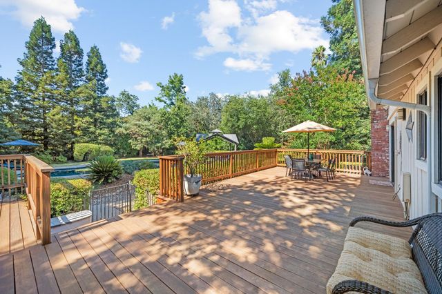 5435 Bridge Creek Ln, Carmichael, CA 95608